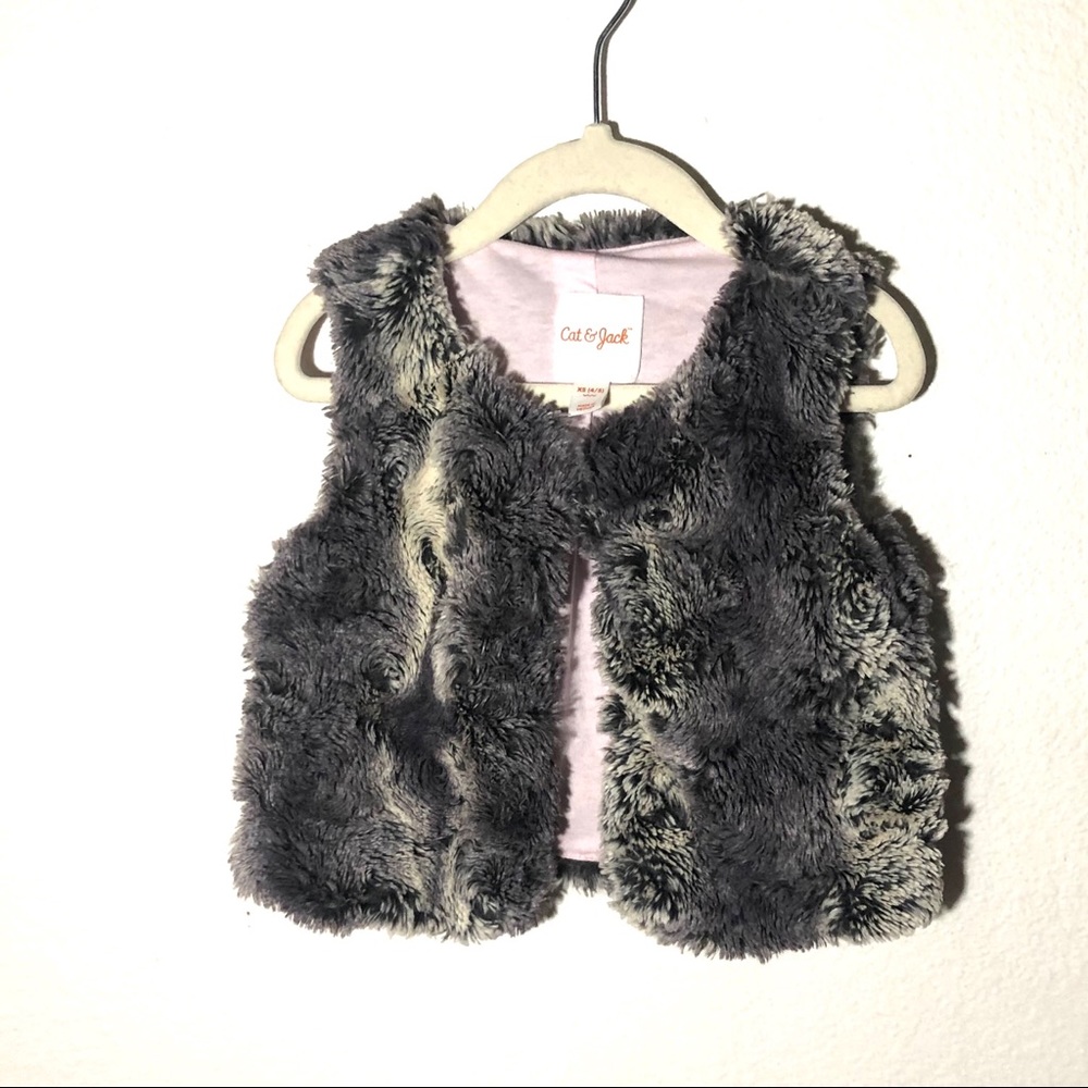 Cat & Jack Faux Fur Vest XS (4/5)